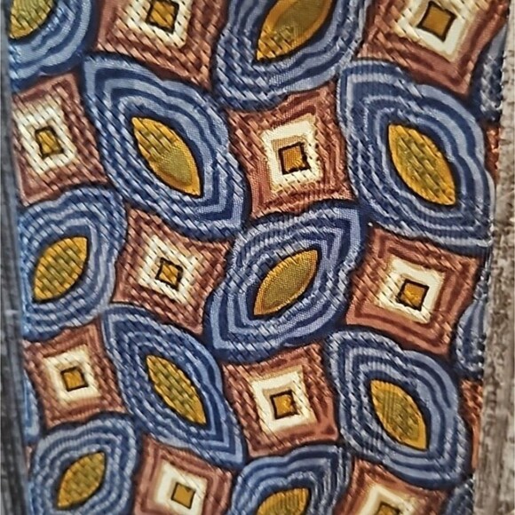 Burberry's of London Geometric Pattern Silk Tie - Picture 2 of 8